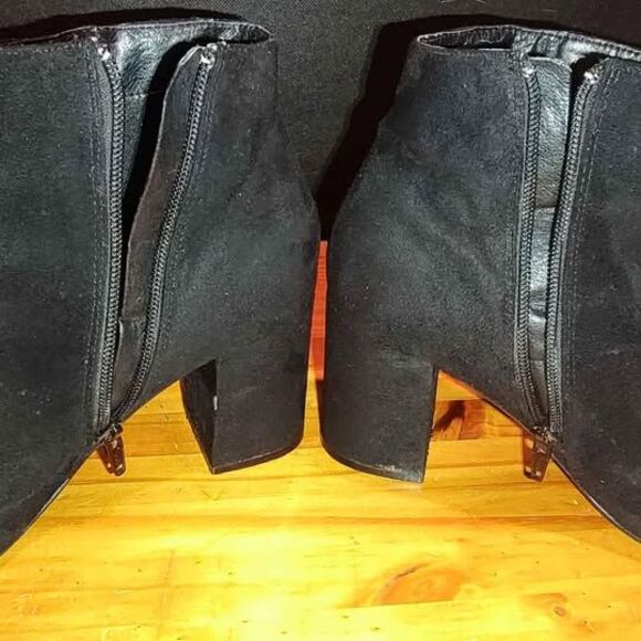 Women's sz 9.5 DIBA Black short zip-up ankle boots heels suede like material - Picture 4 of 7